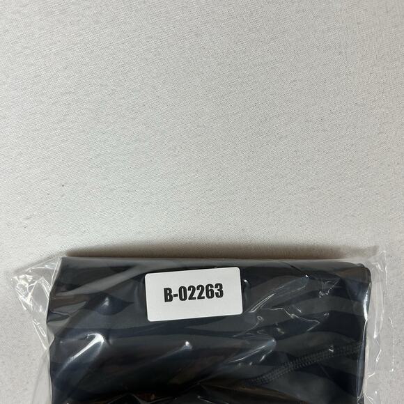 Old Navy NEW Active Powersoft Capri Leggings Women's Medium Gray Zebra Print NWT - Picture 16 of 16